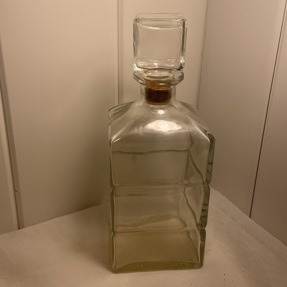 Vintage MCM Seagram clear Glass Square Liquor Decanter Etched logo cube Stopperq - Picture 4 of 16